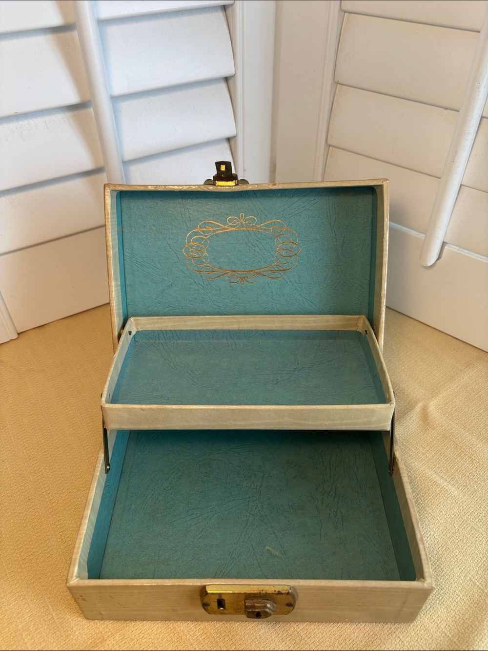 Antique Jewelry Box - Picture 2 of 7